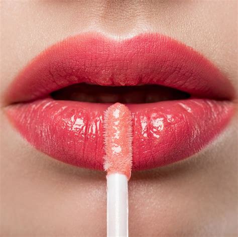Achieve Plumper Lips Naturally: The Magic of Lip Plumpers